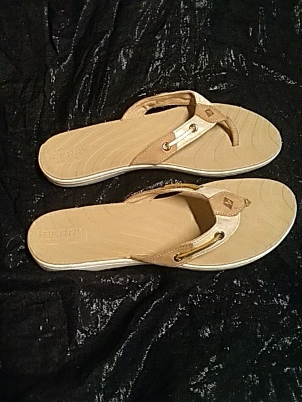 Sperry Beige and Gold Thong Sandals - Picture 2 of 4